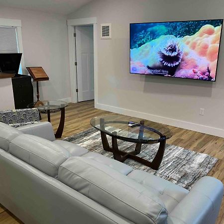 Modern 2Br 2Ba With King Bed-Fast Wi-Fi 75 Inch Oled Tv Villa Wilmington Buitenkant foto